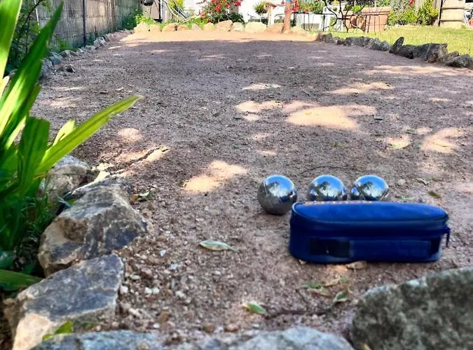 Minor Swing - - Casa Monica - *